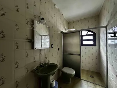 Casa - Térrea com 4 quartos (sendo 2 suite(s)) a 100,00 metros praia.