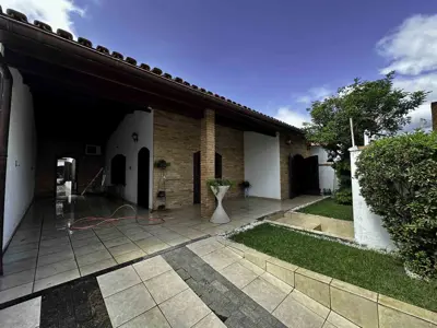 Casa - Térrea com 4 quartos (sendo 2 suite(s)) a 100,00 metros praia.