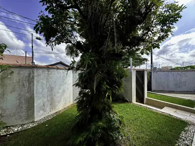 Casa - Térrea com 4 quartos (sendo 2 suite(s)) a 100,00 metros praia.