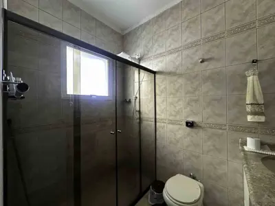Casa - Sobrado com 3 quartos (sendo 3 suite(s)) a 200,00 metros praia.