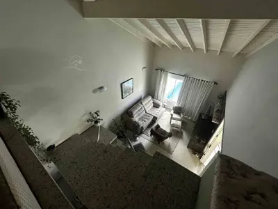 Casa - Sobrado com 3 quartos (sendo 3 suite(s)) a 200,00 metros praia.