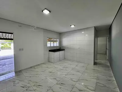 Casa - Edícula com 1 quartos (sendo 0 suite(s)) a 1800,00 metros praia.