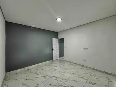 Casa - Edícula com 1 quartos (sendo 0 suite(s)) a 1800,00 metros praia.