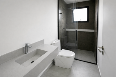 Casa - Sobrado Novo com 4 quartos (sendo 4 suite(s)) a 1400,00 metros praia.