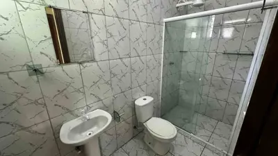 Casa - Térrea com 2 quartos (sendo 1 suite(s)) a 900,00 metros praia.