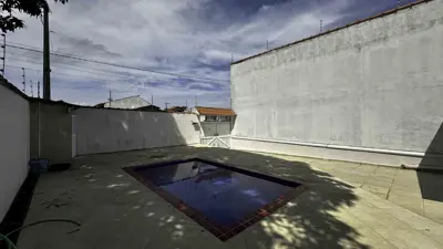 Casa - Térrea com 2 quartos (sendo 1 suite(s)) a 900,00 metros praia.