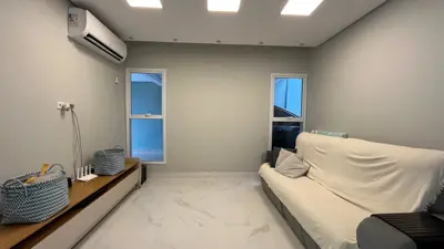 Casa - Térrea com 3 quartos (sendo 1 suite(s)) a 600,00 metros praia.