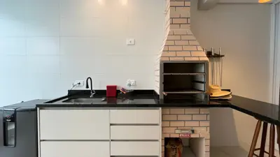 Casa - Térrea com 3 quartos (sendo 1 suite(s)) a 600,00 metros praia.