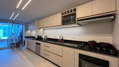 Casa - Térrea com 3 quartos (sendo 1 suite(s)) a 600,00 metros praia.