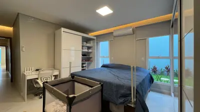 Casa - Térrea com 3 quartos (sendo 1 suite(s)) a 600,00 metros praia.