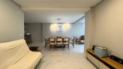 Casa - Térrea com 3 quartos (sendo 1 suite(s)) a 600,00 metros praia.