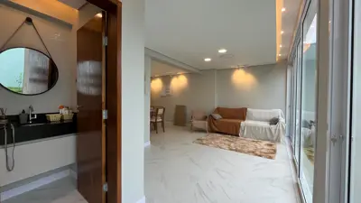 Casa - Térrea com 3 quartos (sendo 1 suite(s)) a 600,00 metros praia.