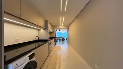 Casa - Térrea com 3 quartos (sendo 1 suite(s)) a 600,00 metros praia.