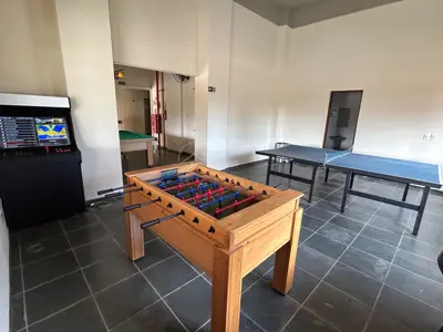 Apartamento - Duplex com 3 quartos (sendo 2 suite(s)) a 1000,00 metros praia.