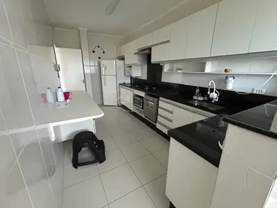 Apartamento - Duplex com 3 quartos (sendo 2 suite(s)) a 1000,00 metros praia.