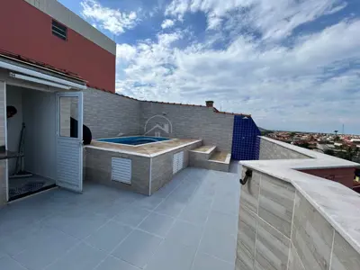 Apartamento - Duplex com 3 quartos (sendo 2 suite(s)) a 1000,00 metros praia.
