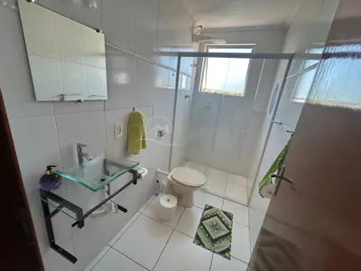Apartamento - Cobertura com 3 quartos (sendo 2 suite(s)) a 1000,00 metros praia.