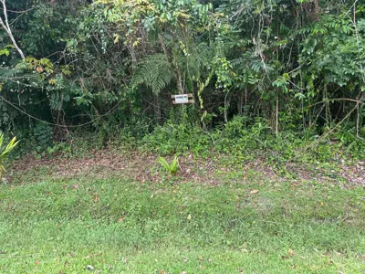 Terreno - Plano com  quartos  a 2500,00 metros praia.