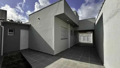 Casa - Térrea com 3 quartos (sendo 1 suite(s)) a 850,00 metros praia.