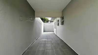 Casa - Térrea com 3 quartos (sendo 1 suite(s)) a 850,00 metros praia.