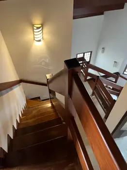 Casa - Sobrado com 4 quartos (sendo 2 suite(s)) a 400,00 metros praia.