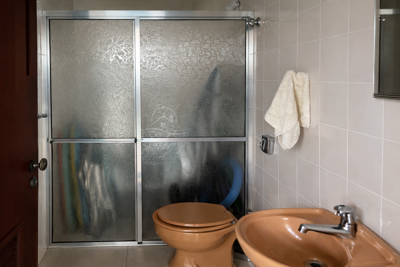 Casa - Sobrado com 4 quartos (sendo 2 suite(s)) a 400,00 metros praia.