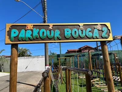 Casa - Sobrado com 4 quartos (sendo 2 suite(s)) a 400,00 metros praia.