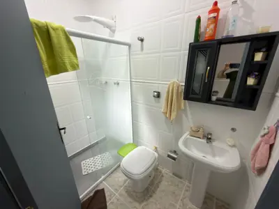 Casa - Térrea com 3 quartos (sendo 1 suite(s)) a 650,00 metros praia.