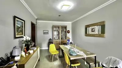 Apartamento - Alto com 3 quartos (sendo 2 suite(s)) a 700,00 metros praia.