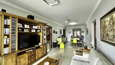Apartamento - Alto com 3 quartos (sendo 2 suite(s)) a 700,00 metros praia.