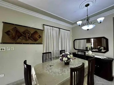 Casa - Térrea com 3 quartos (sendo 2 suite(s)) a 300,00 metros praia.