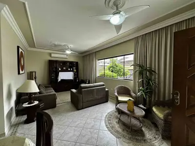 Casa - Térrea com 3 quartos (sendo 2 suite(s)) a 300,00 metros praia.