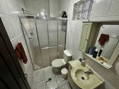 Casa - Térrea com 2 quartos (sendo 1 suite(s)) a 2000,00 metros praia.