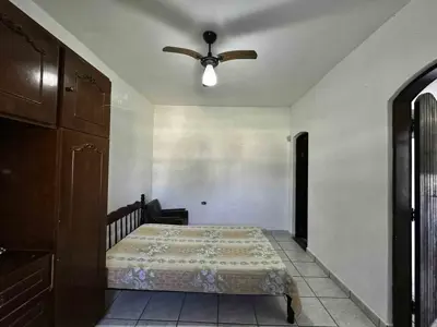 Casa - Térrea com 2 quartos (sendo 1 suite(s)) a 2000,00 metros praia.