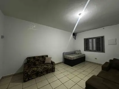 Casa - Sobrado com 4 quartos (sendo 0 suite(s)) a 1900,00 metros praia.