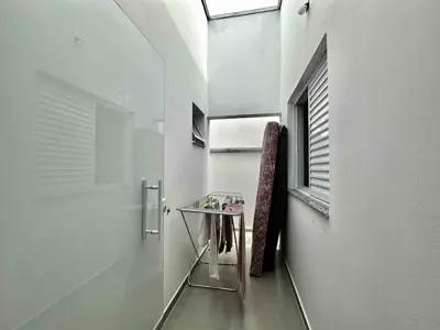 Casa - Térrea com piscina com 2 quartos (sendo 1 suite(s)) a 1300,00 metros praia.