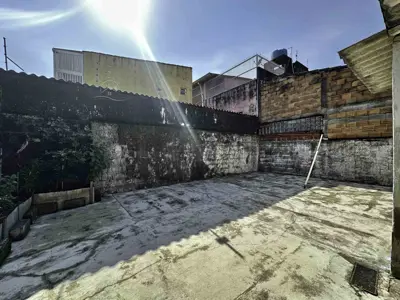 Casa - Térrea com 1 quartos  a 2000,00 metros praia.