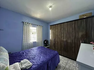 Casa - Térrea com 1 quartos  a 2000,00 metros praia.