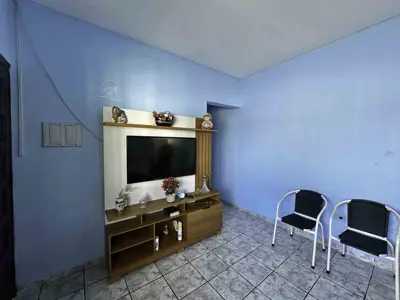 Casa - Térrea com 1 quartos  a 2000,00 metros praia.