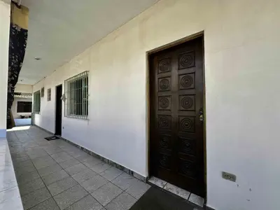 Casa - Térrea com 1 quartos  a 2000,00 metros praia.