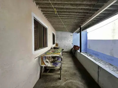 Casa - Térrea com 1 quartos  a 2000,00 metros praia.