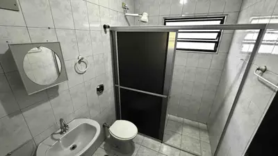 Apartamento - Alto com 2 quartos (sendo 1 suite(s)) a 500,00 metros praia.