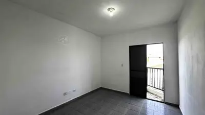 Apartamento - Alto com 2 quartos (sendo 1 suite(s)) a 500,00 metros praia.