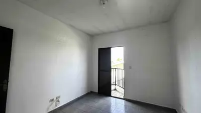 Apartamento - Alto com 2 quartos (sendo 1 suite(s)) a 500,00 metros praia.