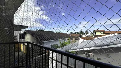 Apartamento - Alto com 2 quartos (sendo 1 suite(s)) a 500,00 metros praia.