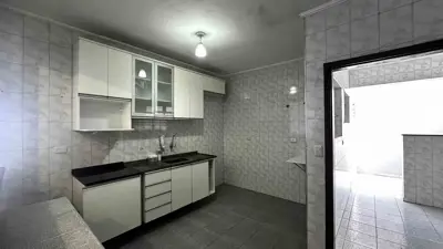 Apartamento - Alto com 2 quartos (sendo 1 suite(s)) a 500,00 metros praia.