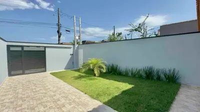 Casa - Térrea com 3 quartos (sendo 1 suite(s)) a 1500,00 metros praia.