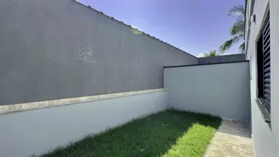 Casa - Térrea com 3 quartos (sendo 1 suite(s)) a 1500,00 metros praia.