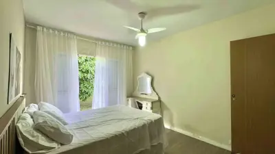 Casa - Térrea com piscina com 4 quartos (sendo 4 suite(s)) a 3000,00 metros praia.