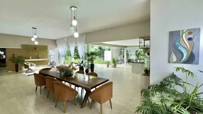 Casa - Térrea com piscina com 4 quartos (sendo 4 suite(s)) a 3000,00 metros praia.